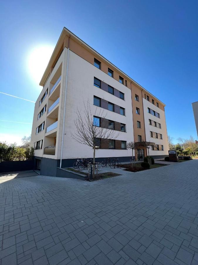 Big Forest Apartman Daire Debrecen Dış mekan fotoğraf